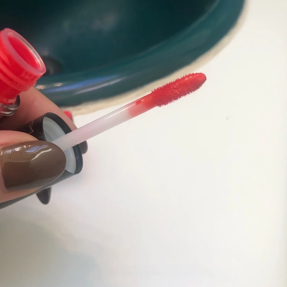 NIB MAC TO THE EXTREME CREAM LIP STAIN